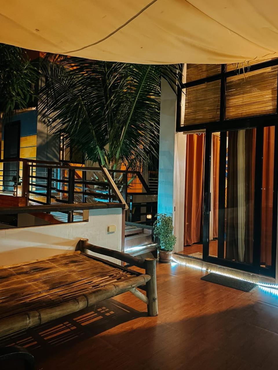 The Bistro House - Loft Unit - Vigan Apartamento Exterior foto