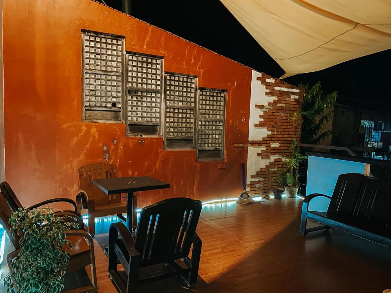 The Bistro House - Loft Unit - Vigan Apartamento Exterior foto